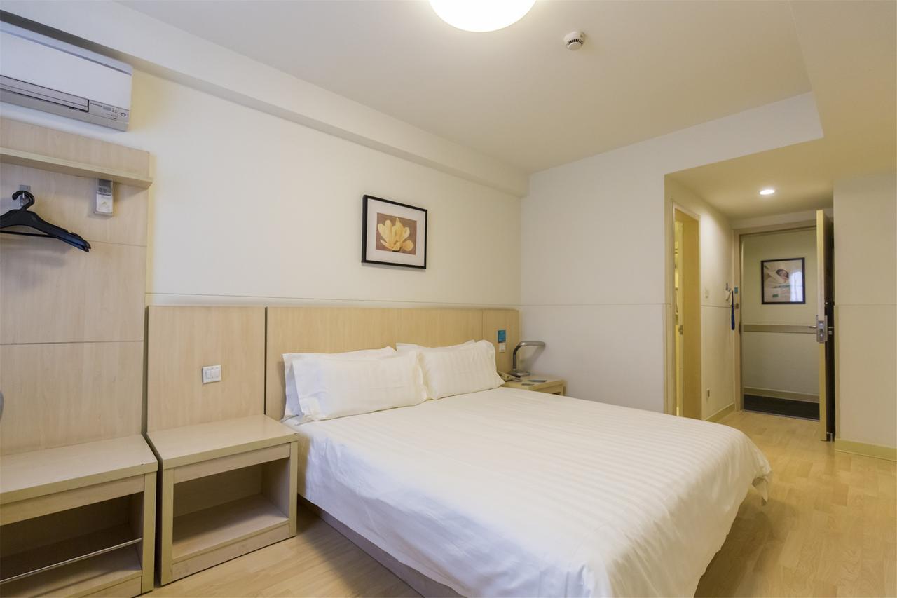 Hanting Express Qingdao South Chongqing Road Exterior photo