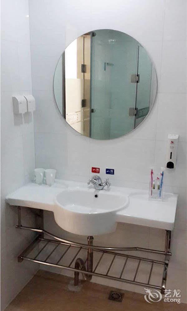 Hanting Express Qingdao South Chongqing Road Exterior photo